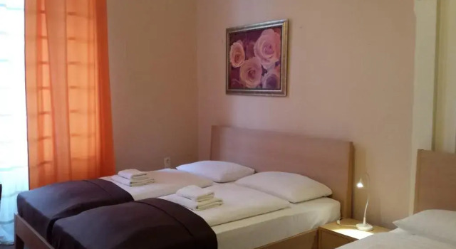Hotel de Ela, Reserva ahora Hotel Hoteles en Berlín con piscina, cerca de Shopping Center KaDeWe, Piscina