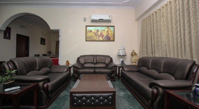 OYO 5550 Jaipur stays, Забронировать Отель Отели штата Раджастхана с парковкой, Парковка