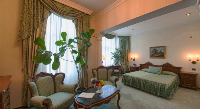 Grand Hotel London