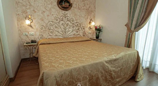 Двухместный номер Standard с видом на залив Viktoria Palace Hotel