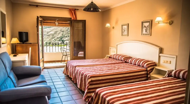 Трёхместный номер Standard с балконом Finca Los Llanos