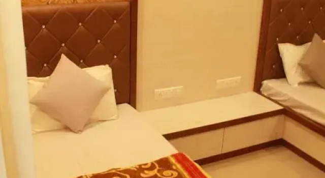 Hotel Skylark