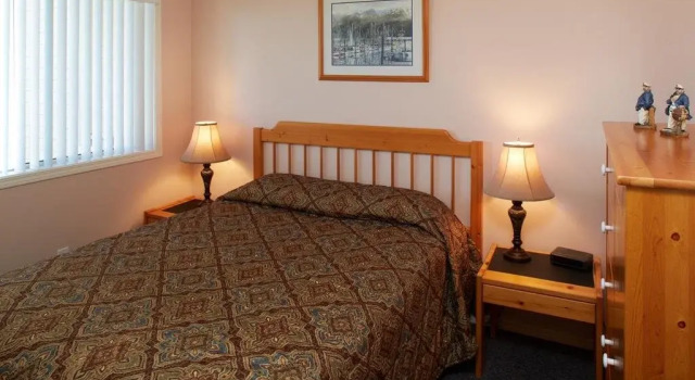 Madrona Beach Resort, Забронировать Курортный отель Парксвилл Central Vancouver Island, рядом с Ратхтревор-Бич-Провинсиал-Парк