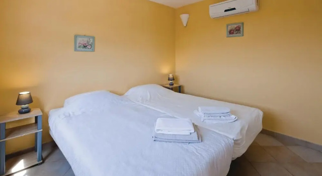 Vivenda Dois Pinheiros, Rezerwuj Hotel Hotele w Galé z parkingiem, Parking