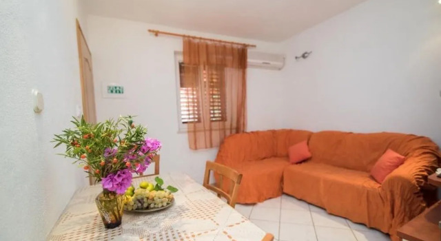 Apartments Longo