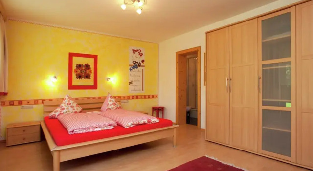 Cozy Couple or Group Chalet in Fgenberg Near Ski Slopes, Забронировать Шале Отели Тироля 3 звезды, 3*