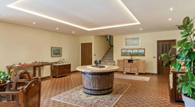 Апартаменты с балконом Belvilla by OYO Charming Apartment in Brez With TV
