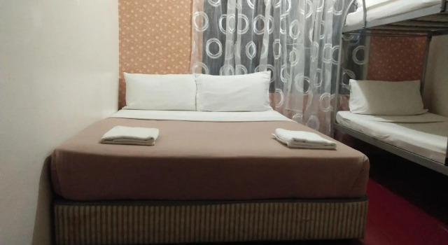Кровать в общем номере (женский номер) Spot On 89707 River View Guest House