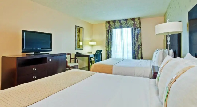 Люкс Holiday Inn Bloomington-University Area by IHG