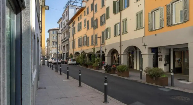Appartamento via San Bernardino 8 - Affitti Brevi Italia, Забронировать Апартаменты/квартира Бергамо Bergamo Province, рядом с Пьяцца Веччиа