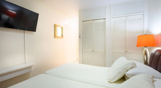 Апартаменты с 2 комнатами с балконом и с видом на сад Ocean Apartments