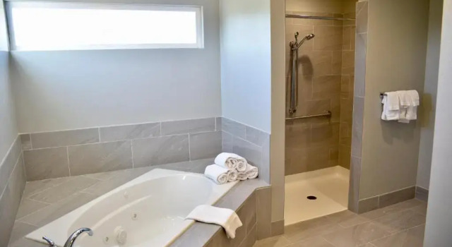 Люкс Deluxe Holiday Inn Windsor - Wine Country by IHG
