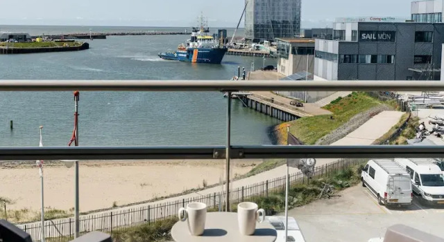 Апартаменты Lovely Apartment by the Beach