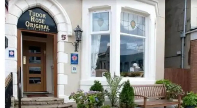 Red Rose Hotel