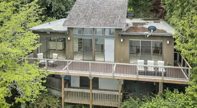 PNW MCM 155ft Private Waterfront Gem on Raft Island w/Hot Tub 3 Bedroom Home by RedAwning, Prenota Hotel Gig Harbor Washington (state)