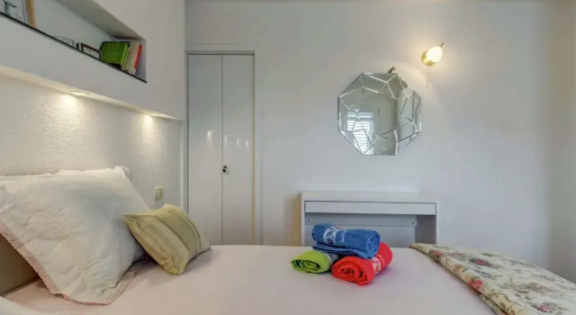 Коттедж Luxurious Holiday Home in Arbanija with Hot Tub