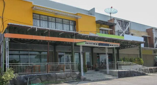 Airy Bandara Adi Soemarmo 3 Solo