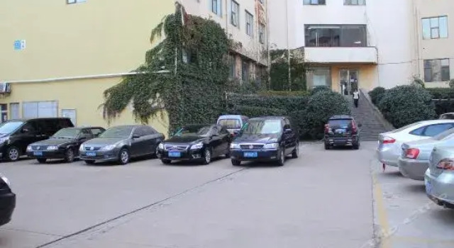 Qingdao New Kanghong Hotel, Prenota Hotel Hotel a Shandong con parcheggio, Parcheggio