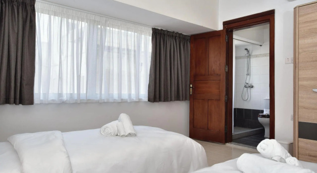 Bright and Spacious 2 Bedroom Apartment with Harbour View - 3