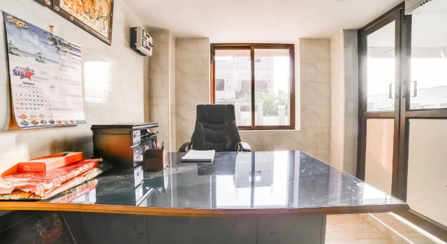 Nvs Residency by OYO Rooms, Забронировать Отель Калахасти штат Андхра-Прадеш, рядом с Храм Калахасти