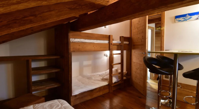 Четырёхместный семейный номер Standard с балконом Chambres d'hôtes - La Pora