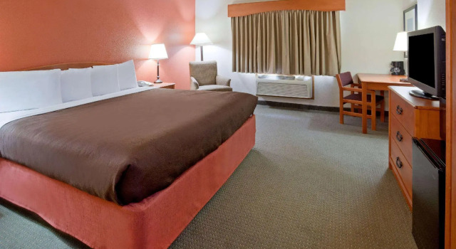 Двухместный номер Standard AmericInn by Wyndham Wetmore Munising