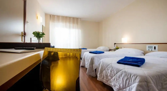 Трёхместный номер Standard Astoria Palace Hotel