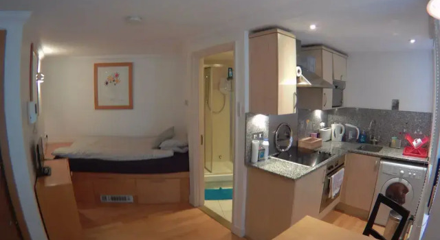 Tower Hill Studio Appartment
