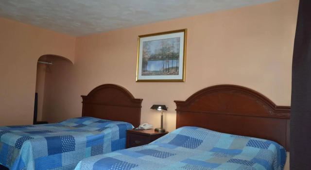 East Court Motel, Varaa Motelli  