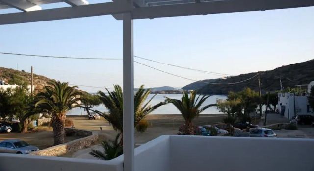 Fabrica, Book Hotel Faros Sifnos
