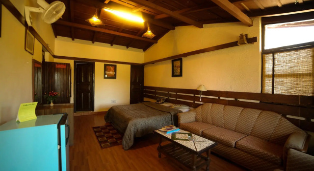 Mountain Trail Resort, Rezervovat Lázně / Resort Pangot Uttarakhand