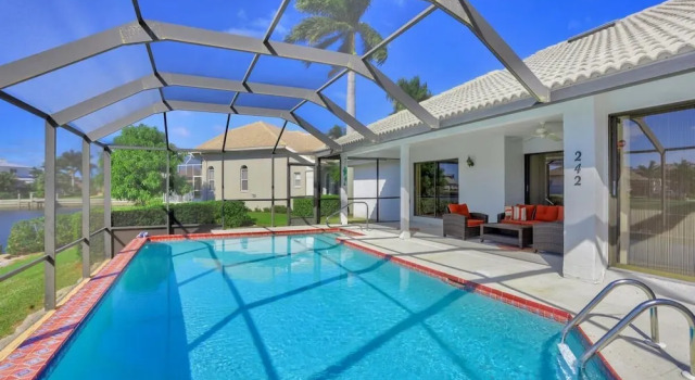 Коттедж Quiet Waterfront Home With Pool, Dock and Bicycles