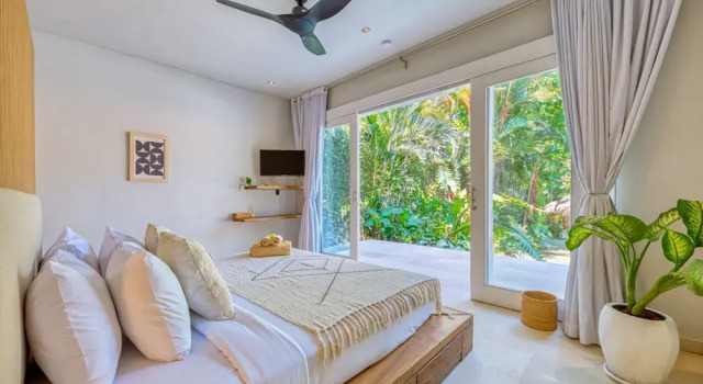 Villa Reina by SooBali - Spacious & Modern near Canggu with Butler-Cook, Private Pool and Tropical Gardens, Забронировать Вилла Отели провинции Бали с завтраком, Завтраки