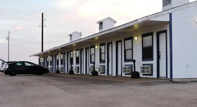 Riata Inn