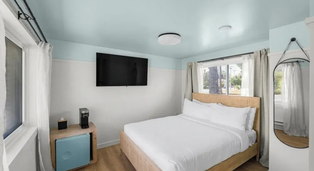 Студия Ambler Hotel