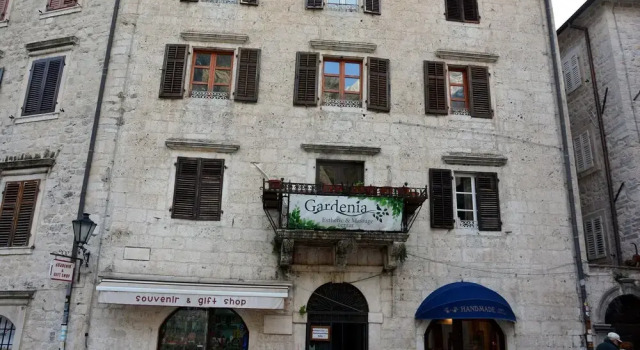 Montenegro Backpackers Home Kotor, Забронировать Отель Старый город Котора Котор