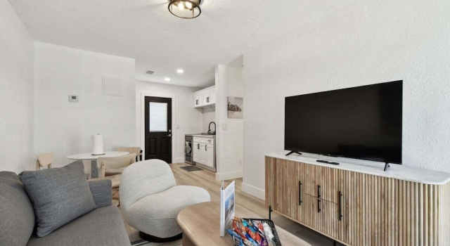 Апартаменты 117 127th Ave E Unit 3