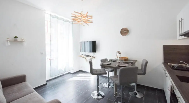Le Hirvi - cocon zen et épuré à 10min Vieux Lyon, Prenota Appartamento Lione Rodano