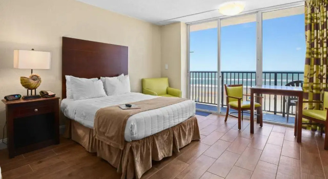 Четырёхместный номер Standard oceanfront Cove Motel Oceanfront