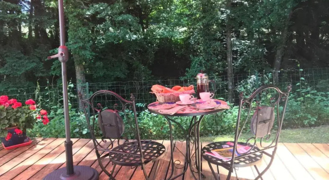 Номер Standard Appartement au calme avec terrasse verdoyante entre Annecy et Genève