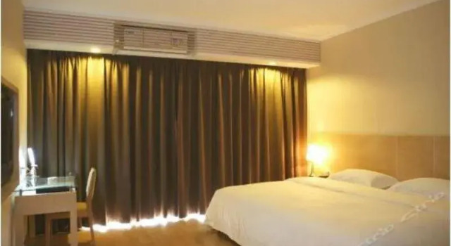 New Year Hotel, Rezerwuj Hotel Hotele w Shenzhen z parkingiem, Parking