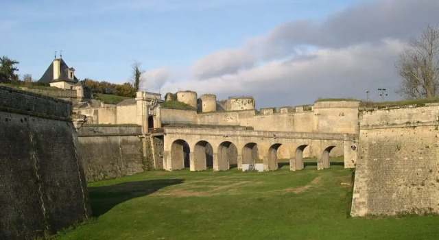 Chateau Bavolier, Prenota Hotel Hotel a Aquitania con parcheggio, Parcheggio