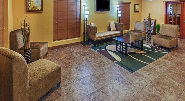 Texas Inn and Suites Raymondville, Забронировать Отель Раймондвилль Rio Grande Valley, рядом с Сельскохозяйственный технологический учебный центр в Реймондвилле