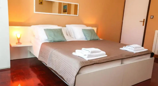 Apartments and Rooms Sinka, Забронировать Апартаменты/квартира Отели Биоград-на-Мору с парковкой, рядом с Kornati Marina, Парковка