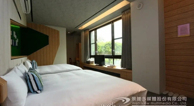 Четырёхместный номер Economy с балконом Ruo Shui Hotspring Hotel
