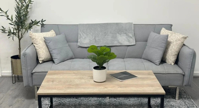 Коттедж с 3 комнатами Modern 3bedroom Home in Bury Premium Mattresses Blackout Blinds Ensuite M