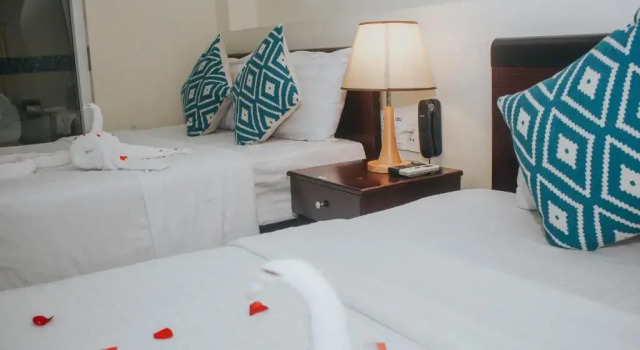 Семейный люкс DMZ Hotel ,Central Hue ,Near Perfume River