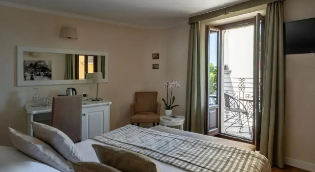 Двухместный номер Standard с балконом и с видом на озеро Hotel Garni Corona