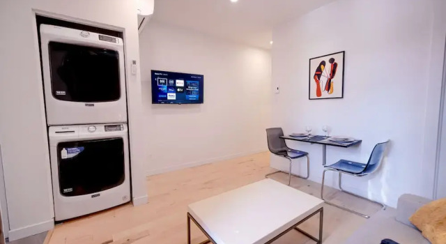 Апартаменты Deluxe Stylish 2-BR Apt in the Heart of Plateau