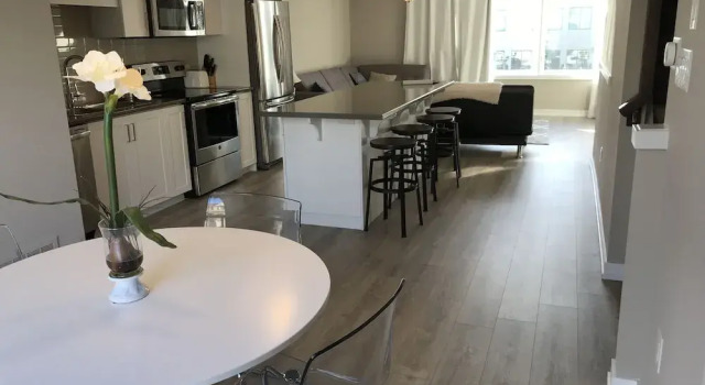 Executive Lakeview Town Home, Varaa Hotelli  
